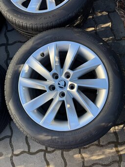 ORIGINÁL Alu Škoda STRATOS R17, 5x112 - TOP STAV, LETNÍ PNEU - 5
