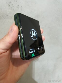 Motorola RAZR 50 Ultra, 12GB/512GB Spring Gr - 5