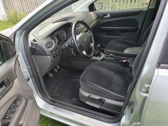 Ford Focus Kombi 1.6i benzín - 5