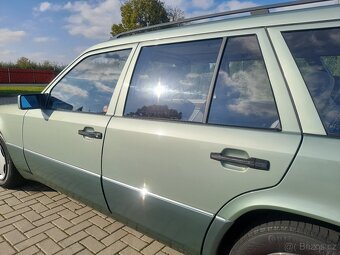 Mercedes Benz S124 200TE - 5