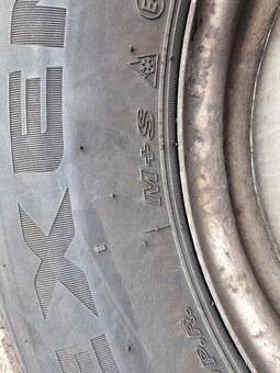 Renault Mascott , dvě kola s pneu 215/75R16C - 5