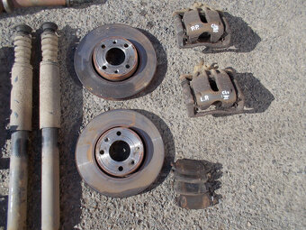 Díly podvozku Clio III - 1.2 16v 55kw - 5