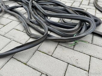 Volha Gaz 24, čelní-zadní okna použité originál - 5