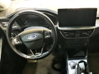 FORD FOCUS Titanium, r. v. 2022, plný servis, tažné - 5