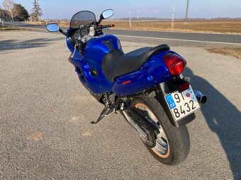 Suzuki GSX 600f - 5