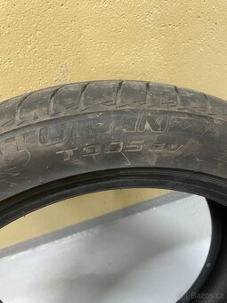 Prodám 4ks originální pneu z Tesly - 5