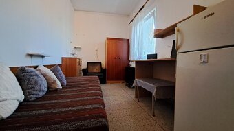 Pronájem RD 4+1 o 130 m2, s travnatým dvorem a posezením, Uh - 5