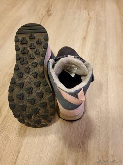 Prodám dívčí zimní boty Quechua vel. 33 - 5