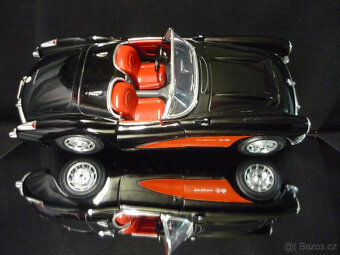 Chevrolet Corvette 1957 černočervený Bburago 1/18 - 5