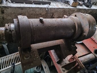 Soustruh vřeteno - 5