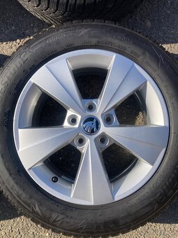 Skoda Octavia 4,zimni 205/60 r16-zanovní 7,5mm - 5