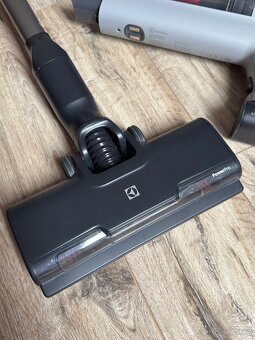 Electrolux 700 Animal EP71AB14UG – výkonný tyčový vysavač - 5