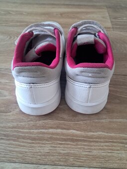Dívčí boty Adidas pěkný stav - 5