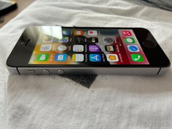 iPhone SE (2016) - 5