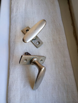 Starožitné kování okna mosaz činžák 1930 - 5