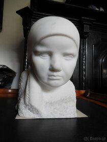 Socha busta dívka mramor - 5