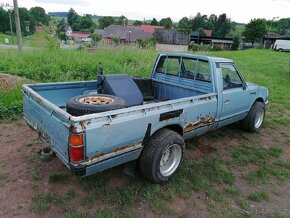 Datsun (Nissan) Y 720 Single Cab - 5