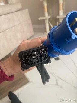 nová nabíječka elektromobilu Porsche Mobile Charger Connect - 5