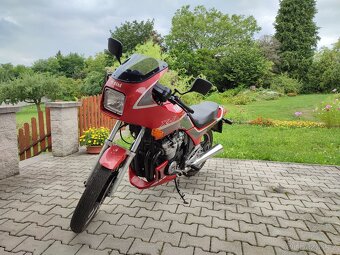 REZERVOVÁNO - Yamaha XJ600 51j - 5
