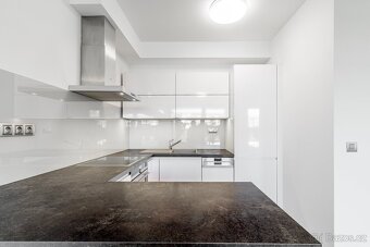 Moderní stylový byt 2+kk, 53m2+42m2, rezidence DOCK, Praha 8 - 5