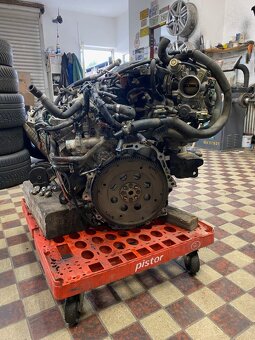 VQ30DE-K 147kw 3.0 24V 179118 km - 5