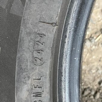 Zimní pneu 215/55R17 98V NEXEN - 5