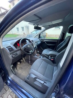 Volkswagen Touran - 5