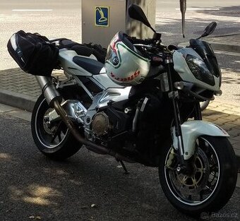 Aprilia Tuono 1000R - 5