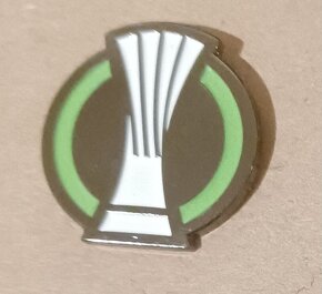 UEFA CONFERENCE LEAGUE - prodám 2 odznaky. - 5