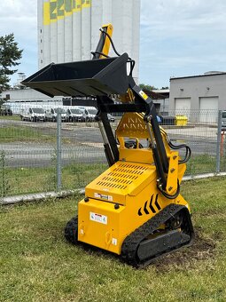 Stavební Mininakladač 950T2 pásový přepravník radlice - 5