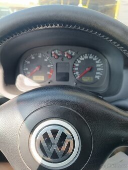 prodám VW Bora ,1.6.74kW r.v.2000 TZ, STK 10/2026 - 5