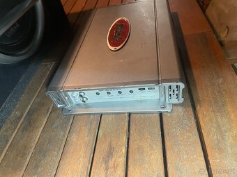 subwoofer a zesilovač - 5