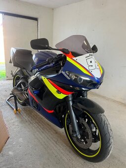 Yamaha yzf R6 - 5