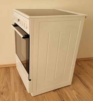 Volně stojící sporák s troubou zn. Mora - 5