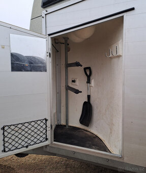 Prodám celohliníkový přívěs - přepravník na 2 koně Böckmann - 5