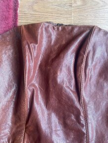 Nádherné kožené šaty s pštrosím peřím,vel. S-M - 5