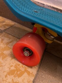 Pennyboard oxelo - dětský plastový skateboard - 5