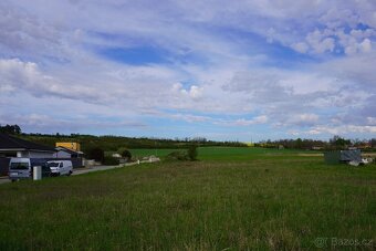 Zasíťované stavební pozemky á 800 m², obec Kly, okres Mělník - 5