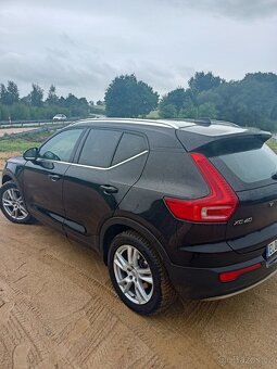 Volvo XC-40 - 5