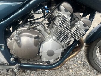 Yamaha XJ600 - 5