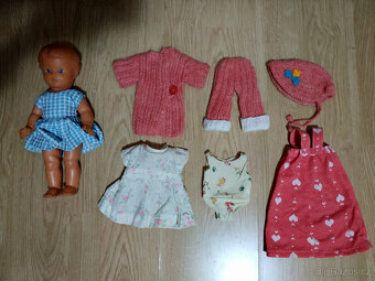Retro sada - šatní skříň s panenkami a oblečením - 5