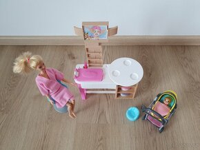 Barbie salon krásy, panenka Barbie, miminko v kočárku - 5