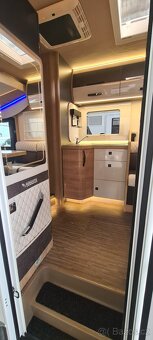 3.5t 180PS 4místa  automat Mobilvetta  kea i86 tažné 2t - 5