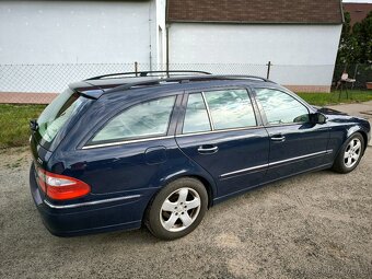 Mercedes Benz E320 - 5