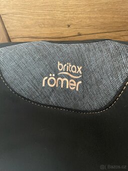 Britax Römer otočná autosedačka se základnou - 5