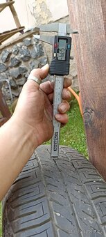 prodám 1 kus letní pneu Goodyear 195/65R15-018 - 5