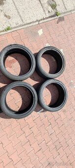 Zimní pneu Barum 235/40 R19 - 5