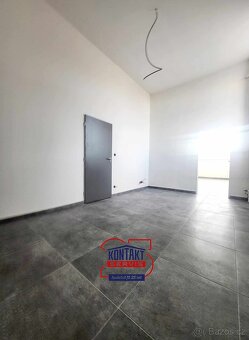 Pronájem skladovacích / kancelářských prostor, 32 m2 -  U Sm - 5