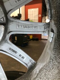 Bmw X2 ZIMNÍ sada orig disky 225/55 r17 NOKIAN - 5