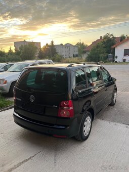 Volkswagen Touran 1.9 TDI 77kW = 7 miest, Bez korozie = - 5
